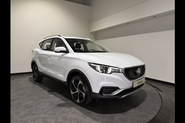 MG ZS EV Luxury 45 kWh | Panoramadak | Leder interieur | Keyless | ACC | Apple CarPlay - Android Auto