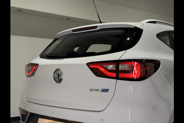 MG ZS EV Luxury 45 kWh | Panoramadak | Leder interieur | Keyless | ACC | Apple CarPlay - Android Auto