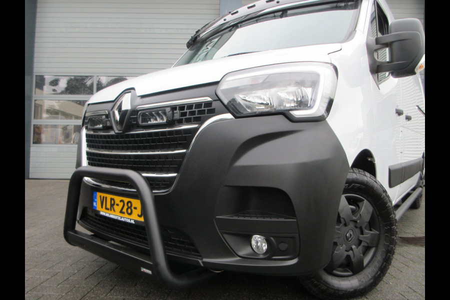 Renault Master T35 2.3 dCi 180pk, L2, Navi, Camera, LED, 2x Schuifdeur, Trekhaak, 3-Zits.