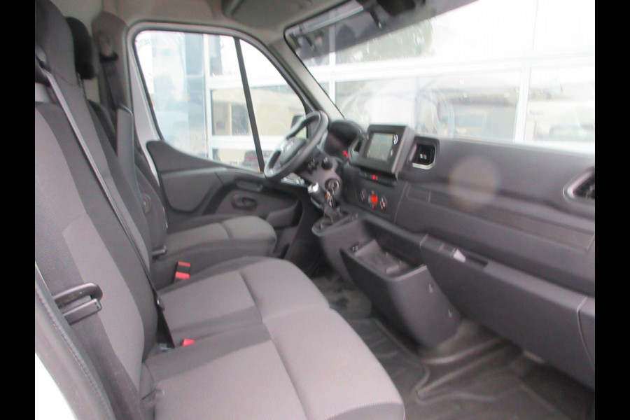 Renault Master T35 2.3 dCi 180pk, L2, Navi, Camera, LED, 2x Schuifdeur, Trekhaak, 3-Zits.