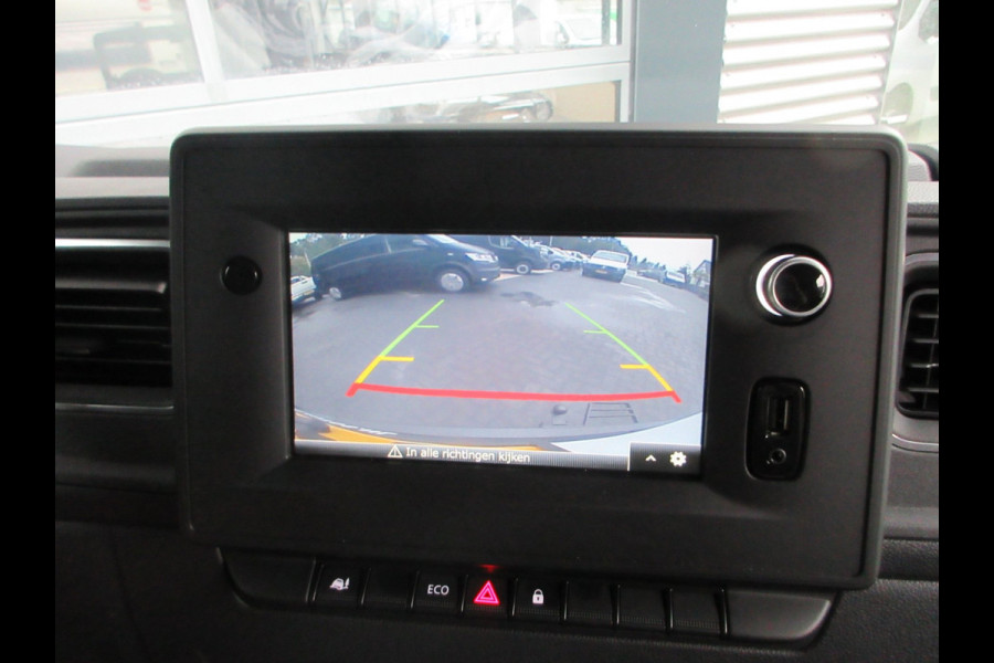 Renault Master T35 2.3 dCi 180pk, L2, Navi, Camera, LED, 2x Schuifdeur, Trekhaak, 3-Zits.