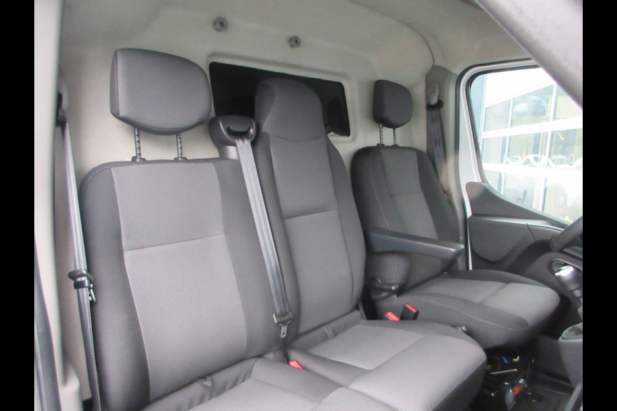 Renault Master T35 2.3 dCi 180pk, L2, Navi, Camera, LED, 2x Schuifdeur, Trekhaak, 3-Zits.
