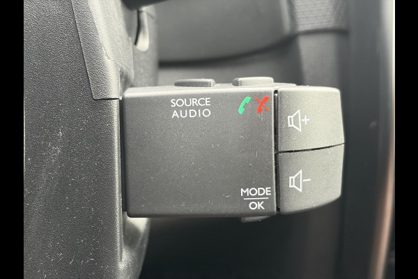 Renault Clio 0.9 TCe Intens ✓D-Ketting vv in 01-2026✓Camera✓Navi✓Keyless✓Dealer Onderhouden✓Halfleder✓LED✓Lm velgen✓Airco✓Cruise✓Pdc V+A✓4 Elekt Ramen✓N.A.P✓Apk tot 05-2027