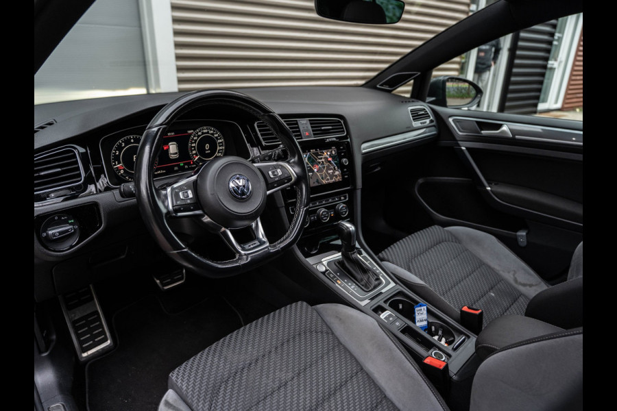Volkswagen Golf 1.5 TSI 3xR-Line Pano/Camera/AppleCarPlay