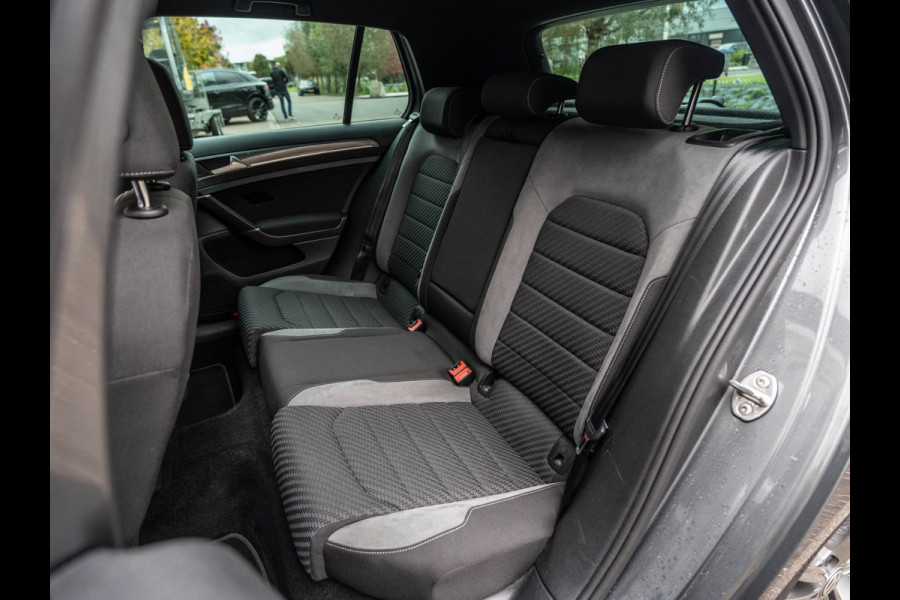 Volkswagen Golf 1.5 TSI 3xR-Line Pano/Camera/AppleCarPlay