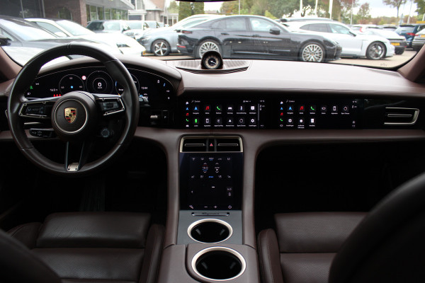 Porsche Taycan 4S Performance 84 kWh / SOH 90,9% / Panoramadak / 360Camera / Head-up / Achterasbesturing / Passenger Display / Luchtvering / 20'' / Keyless / Sportdesign+Chrono / Ventilatie+Massage / Bose / Dodehoek / DAB / Crui