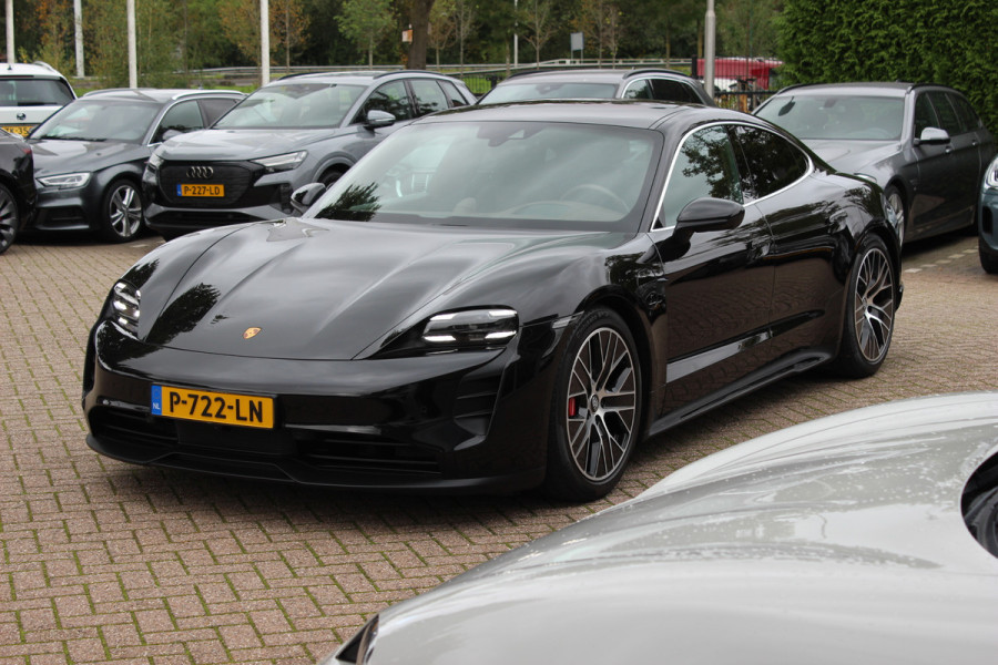 Porsche Taycan 4S Performance 84 kWh / SOH 90,9% / Panoramadak / 360Camera / Head-up / Achterasbesturing / Passenger Display / Luchtvering / 20'' / Keyless / Sportdesign+Chrono / Ventilatie+Massage / Bose / Dodehoek / DAB / Crui