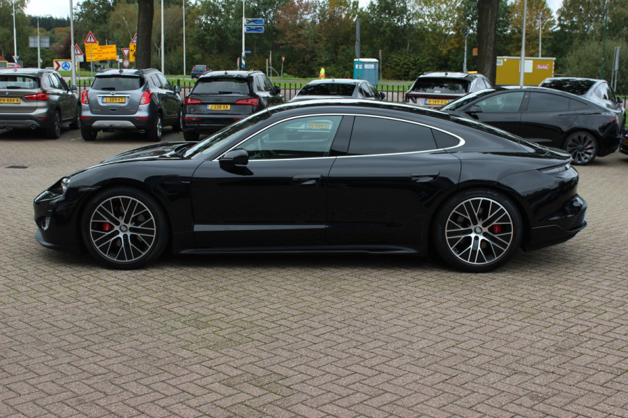 Porsche Taycan 4S Performance 84 kWh / SOH 90,9% / Panoramadak / 360Camera / Head-up / Achterasbesturing / Passenger Display / Luchtvering / 20'' / Keyless / Sportdesign+Chrono / Ventilatie+Massage / Bose / Dodehoek / DAB / Crui