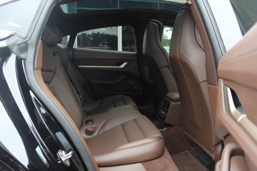 Porsche Taycan 4S Performance 84 kWh / SOH 90,9% / Panoramadak / 360Camera / Head-up / Achterasbesturing / Passenger Display / Luchtvering / 20'' / Keyless / Sportdesign+Chrono / Ventilatie+Massage / Bose / Dodehoek / DAB / Crui