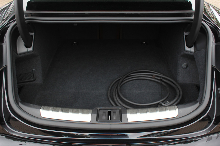 Porsche Taycan 4S Performance 84 kWh / SOH 90,9% / Panoramadak / 360Camera / Head-up / Achterasbesturing / Passenger Display / Luchtvering / 20'' / Keyless / Sportdesign+Chrono / Ventilatie+Massage / Bose / Dodehoek / DAB / Crui