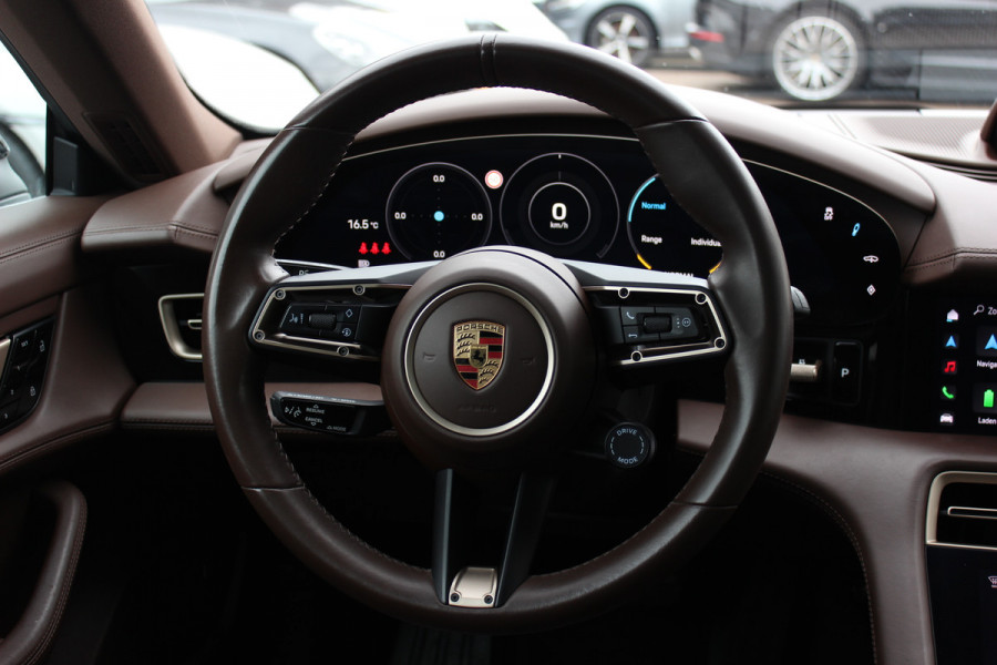 Porsche Taycan 4S Performance 84 kWh / SOH 90,9% / Panoramadak / 360Camera / Head-up / Achterasbesturing / Passenger Display / Luchtvering / 20'' / Keyless / Sportdesign+Chrono / Ventilatie+Massage / Bose / Dodehoek / DAB / Crui