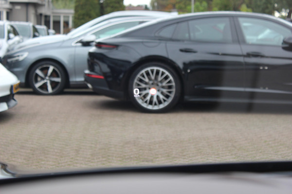 Porsche Taycan 4S Performance 84 kWh / SOH 90,9% / Panoramadak / 360Camera / Head-up / Achterasbesturing / Passenger Display / Luchtvering / 20'' / Keyless / Sportdesign+Chrono / Ventilatie+Massage / Bose / Dodehoek / DAB / Crui