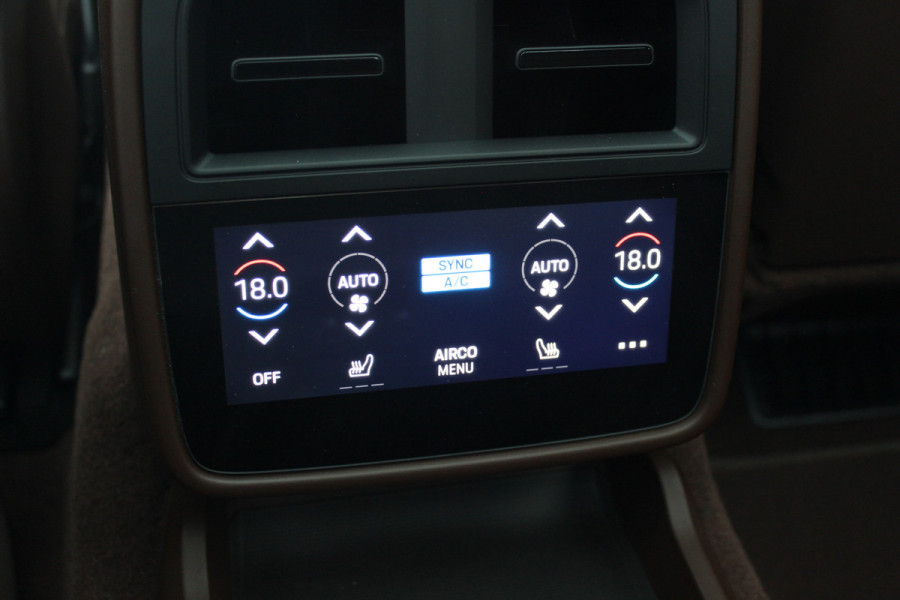 Porsche Taycan 4S Performance 84 kWh / SOH 90,9% / Panoramadak / 360Camera / Head-up / Achterasbesturing / Passenger Display / Luchtvering / 20'' / Keyless / Sportdesign+Chrono / Ventilatie+Massage / Bose / Dodehoek / DAB / Crui