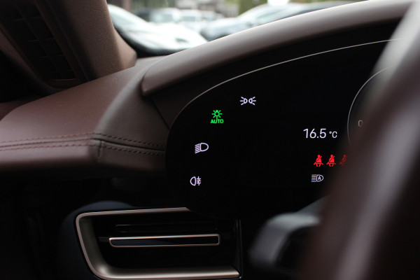 Porsche Taycan 4S Performance 84 kWh / SOH 90,9% / Panoramadak / 360Camera / Head-up / Achterasbesturing / Passenger Display / Luchtvering / 20'' / Keyless / Sportdesign+Chrono / Ventilatie+Massage / Bose / Dodehoek / DAB / Crui