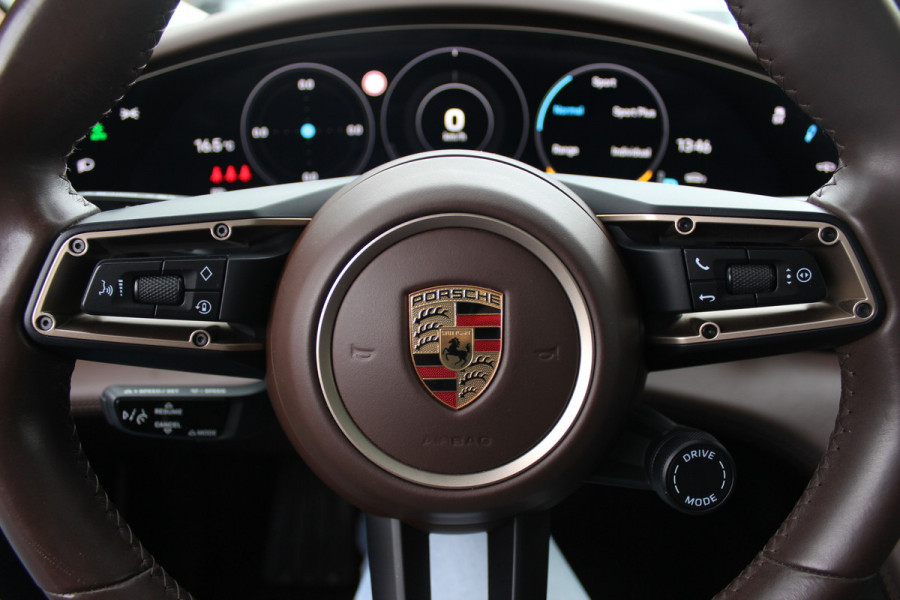 Porsche Taycan 4S Performance 84 kWh / SOH 90,9% / Panoramadak / 360Camera / Head-up / Achterasbesturing / Passenger Display / Luchtvering / 20'' / Keyless / Sportdesign+Chrono / Ventilatie+Massage / Bose / Dodehoek / DAB / Crui