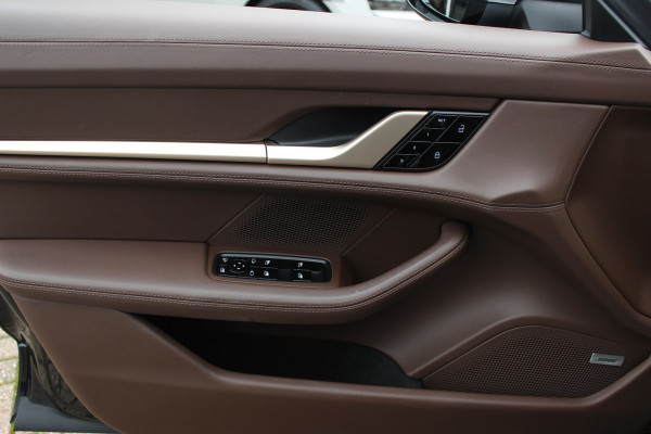 Porsche Taycan 4S Performance 84 kWh / SOH 90,9% / Panoramadak / 360Camera / Head-up / Achterasbesturing / Passenger Display / Luchtvering / 20'' / Keyless / Sportdesign+Chrono / Ventilatie+Massage / Bose / Dodehoek / DAB / Crui