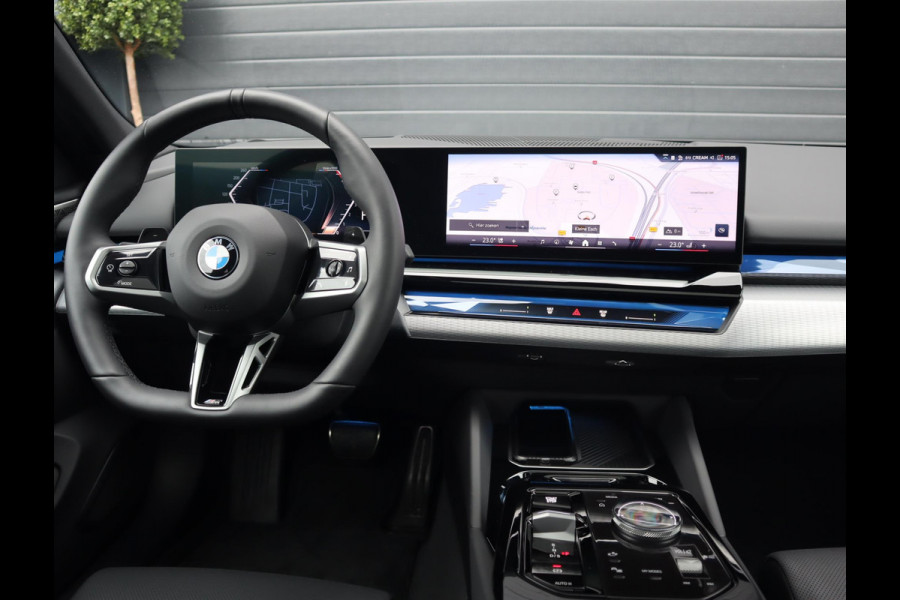 BMW 5 Serie Touring 520i | Pano | 360 Camera | HUD | Trekhaak | Bowers & Wilkins