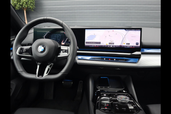 BMW 5 Serie Touring 520i | Pano | 360 Camera | HUD | Trekhaak | Bowers & Wilkins