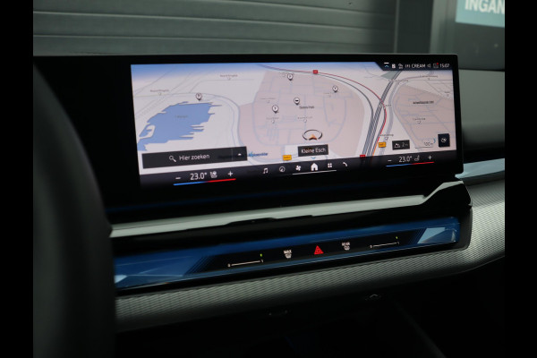 BMW 5 Serie Touring 520i | Pano | 360 Camera | HUD | Trekhaak | Bowers & Wilkins