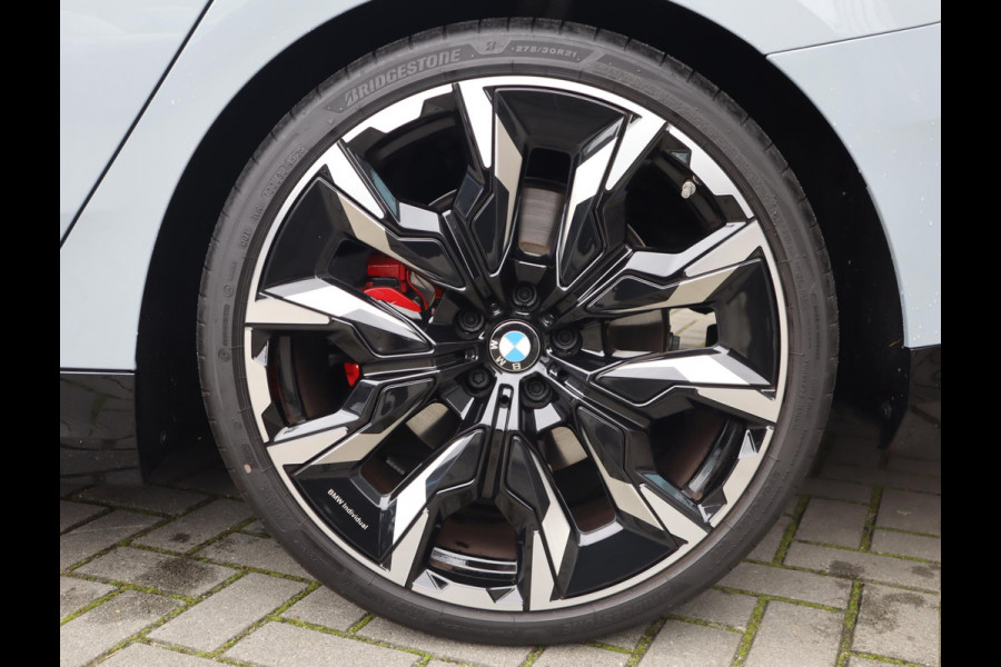 BMW 5 Serie Touring 520i | Pano | 360 Camera | HUD | Trekhaak | Bowers & Wilkins