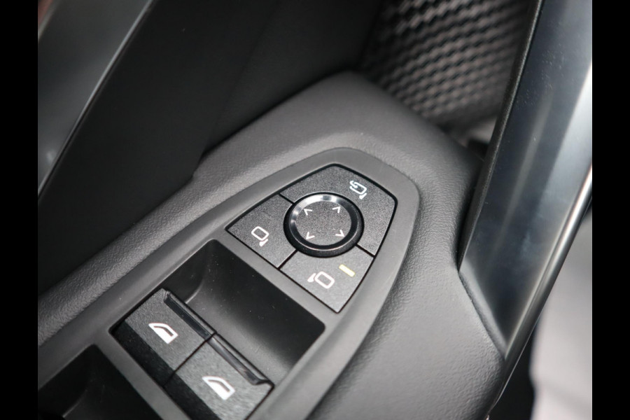 BMW X1 sDrive18i | Panorama | Camera | Trekhaak