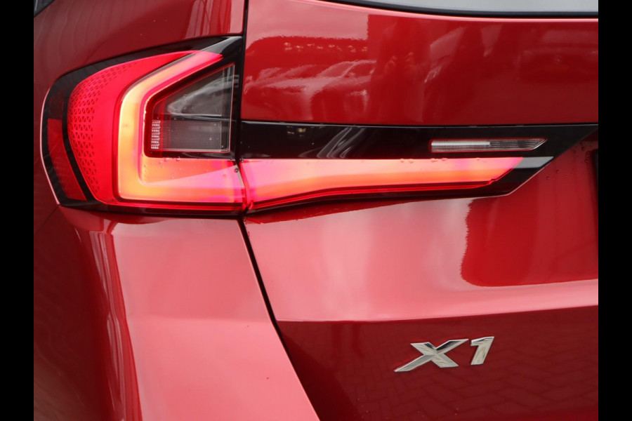 BMW X1 sDrive18i | Panorama | Camera | Trekhaak