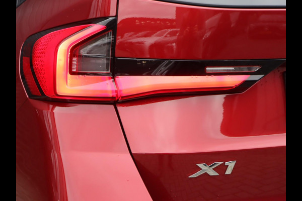 BMW X1 sDrive18i | Panorama | Camera | Trekhaak