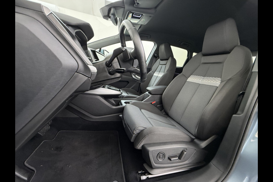 Audi Q4 e-tron SOH 92% 300PK Quattro Launch Edition Advanced Plus 82kWh Warmtepomp Adap.Cruise Trekhaak Head-Up Camera Elek.Stoelen+Memory +Ver Keyless advanced Apple Carplay/Android Auto Bluetooth Privacy Glas Lmv Matrix-Led Isofix 1.200KG Trekgewicht Origineel Nederlandse Auto