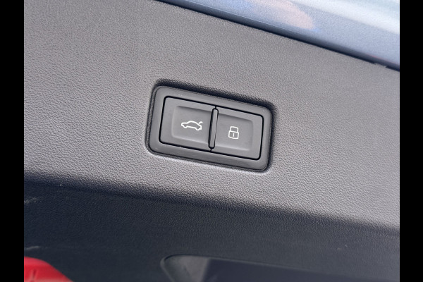 Audi Q4 e-tron SOH 92% 300PK Quattro Launch Edition Advanced Plus 82kWh Warmtepomp Adap.Cruise Trekhaak Head-Up Camera Elek.Stoelen+Memory +Ver Keyless advanced Apple Carplay/Android Auto Bluetooth Privacy Glas Lmv Matrix-Led Isofix 1.200KG Trekgewicht Origineel Nederlandse Auto