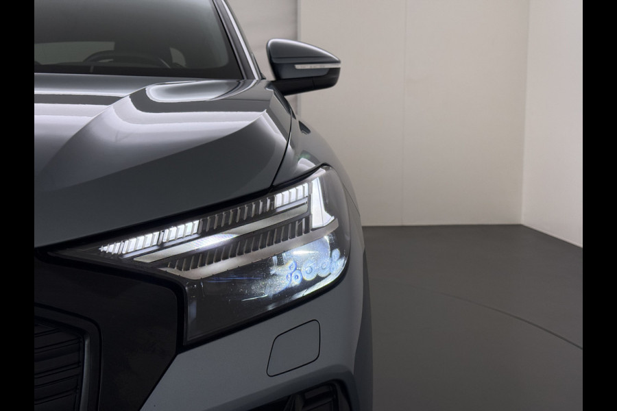 Audi Q4 e-tron SOH 92% 300PK Quattro Launch Edition Advanced Plus 82kWh Warmtepomp Adap.Cruise Trekhaak Head-Up Camera Elek.Stoelen+Memory +Ver Keyless advanced Apple Carplay/Android Auto Bluetooth Privacy Glas Lmv Matrix-Led Isofix 1.200KG Trekgewicht Origineel Nederlandse Auto