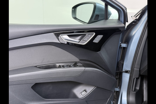Audi Q4 e-tron SOH 92% 300PK Quattro Launch Edition Advanced Plus 82kWh Warmtepomp Adap.Cruise Trekhaak Head-Up Camera Elek.Stoelen+Memory +Ver Keyless advanced Apple Carplay/Android Auto Bluetooth Privacy Glas Lmv Matrix-Led Isofix 1.200KG Trekgewicht Origineel Nederlandse Auto