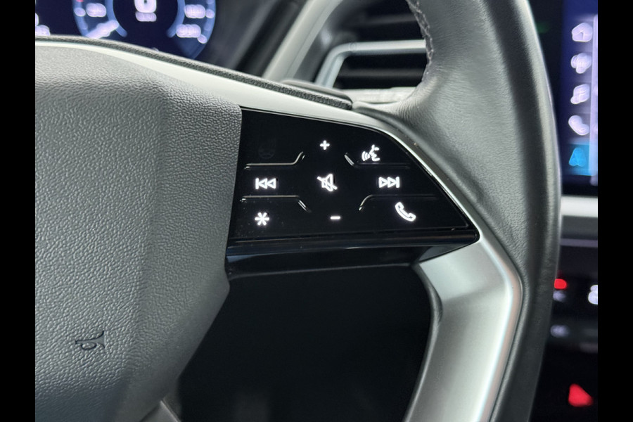 Audi Q4 e-tron SOH 92% 300PK Quattro Launch Edition Advanced Plus 82kWh Warmtepomp Adap.Cruise Trekhaak Head-Up Camera Elek.Stoelen+Memory +Ver Keyless advanced Apple Carplay/Android Auto Bluetooth Privacy Glas Lmv Matrix-Led Isofix 1.200KG Trekgewicht Origineel Nederlandse Auto