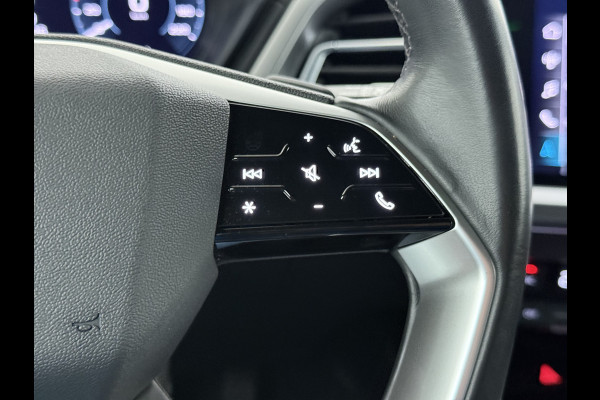 Audi Q4 e-tron SOH 92% 300PK Quattro Launch Edition Advanced Plus 82kWh Warmtepomp Adap.Cruise Trekhaak Head-Up Camera Elek.Stoelen+Memory +Ver Keyless advanced Apple Carplay/Android Auto Bluetooth Privacy Glas Lmv Matrix-Led Isofix 1.200KG Trekgewicht Origineel Nederlandse Auto