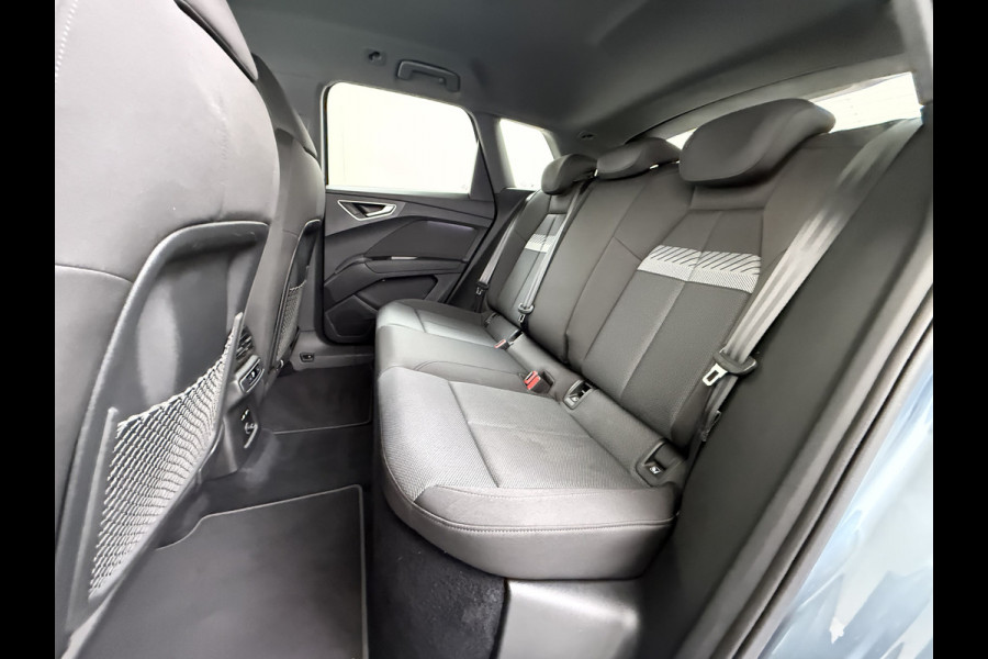 Audi Q4 e-tron SOH 92% 300PK Quattro Launch Edition Advanced Plus 82kWh Warmtepomp Adap.Cruise Trekhaak Head-Up Camera Elek.Stoelen+Memory +Ver Keyless advanced Apple Carplay/Android Auto Bluetooth Privacy Glas Lmv Matrix-Led Isofix 1.200KG Trekgewicht Origineel Nederlandse Auto
