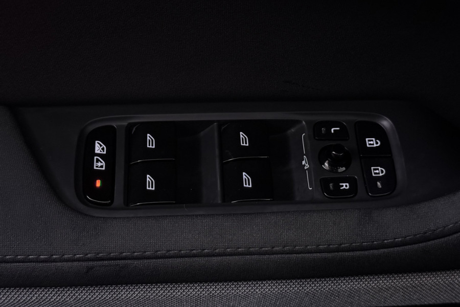 Polestar 2 Standard Range Single Motor 63kWh (CAMERA, STOELVERWARMING, CARPLAY)
