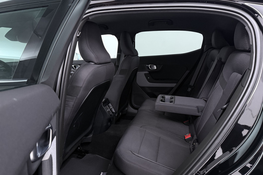 Polestar 2 Standard Range Single Motor 63kWh (CAMERA, STOELVERWARMING, CARPLAY)