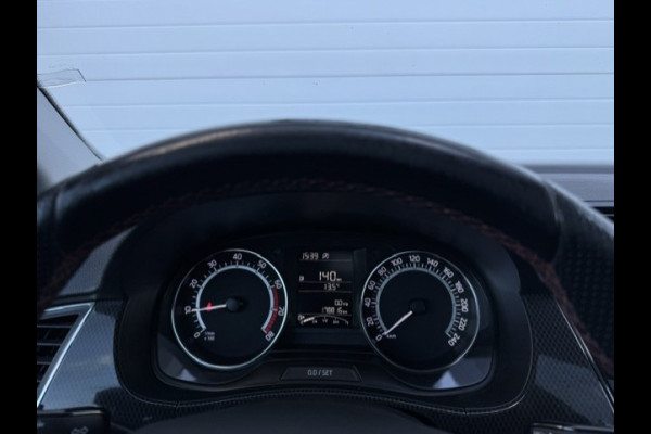 Škoda Fabia 1.0 TSI Monte Carlo -LED-Stoelverwarming-Climate-Panorama dak - Sportstoelen - Parkeersensoren - 12 maanden garantie