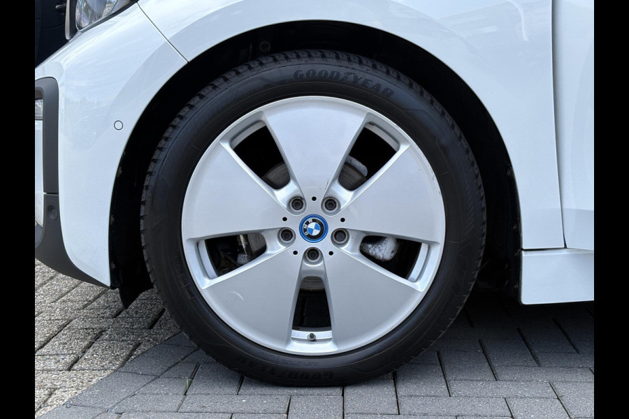 BMW i3 Basis 120Ah 42 kWh 170pk | Stoelverwarming | Navi | Achteruitrijcamera | SOH 90.1% |