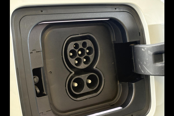 BMW i3 Basis 120Ah 42 kWh 170pk | Stoelverwarming | Navi | Achteruitrijcamera | SOH 90.1% |