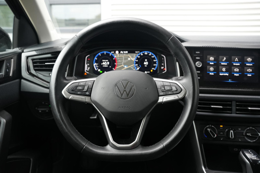 Volkswagen Polo 1.0 TSI Life Business Apple carplay Getint glas Airco Emergency braking DAB+ File assistent Navi