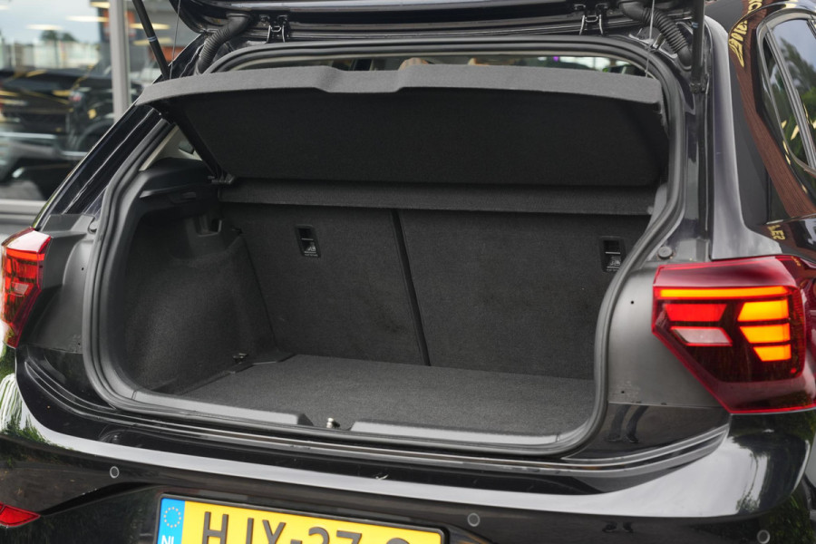 Volkswagen Polo 1.0 TSI Life Business Apple carplay Getint glas Airco Emergency braking DAB+ File assistent Navi