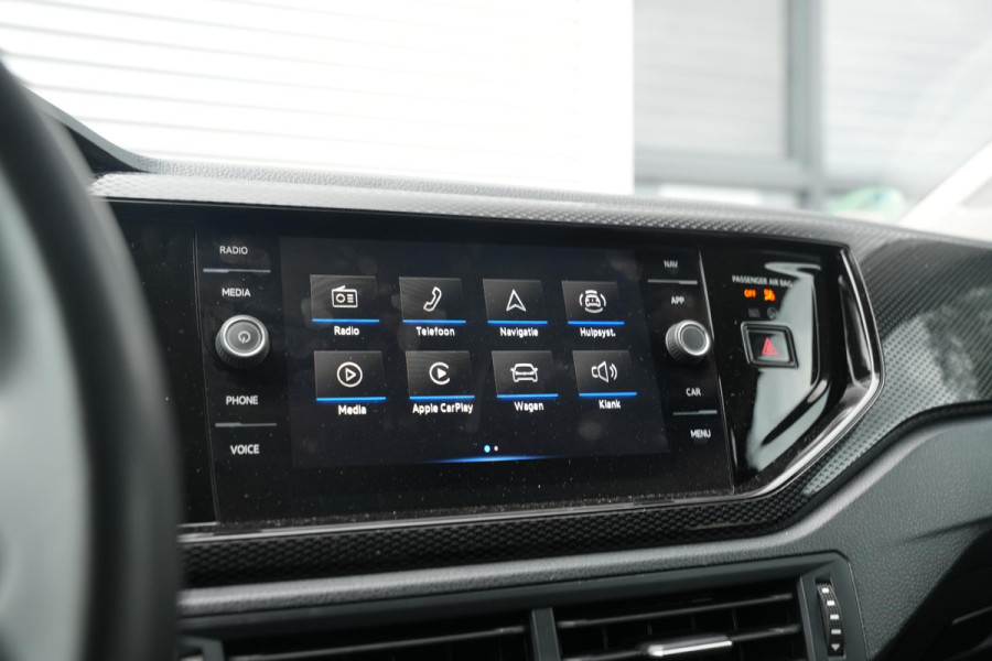 Volkswagen Polo 1.0 TSI Life Business Apple carplay Getint glas Airco Emergency braking DAB+ File assistent Navi