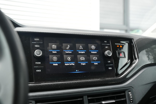 Volkswagen Polo 1.0 TSI Life Business Apple carplay Getint glas Airco Emergency braking DAB+ File assistent Navi