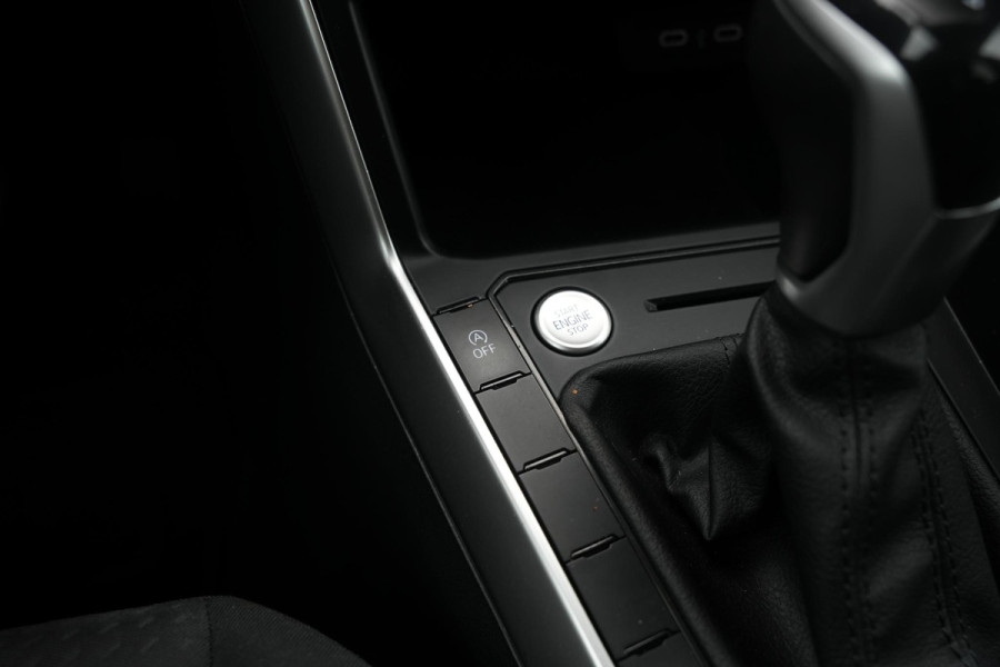 Volkswagen Polo 1.0 TSI Life Business Apple carplay Getint glas Airco Emergency braking DAB+ File assistent Navi