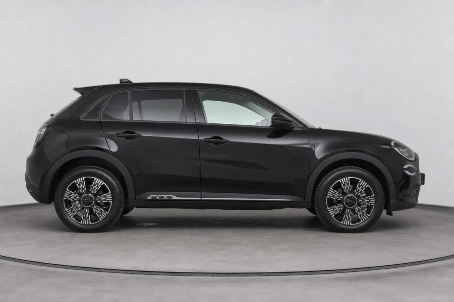 Fiat 600 1.2 Hybrid Urban | Achteruitrijcamera | Carplay | Climate control | Cruise control | Parkeersensoren | All-seasonbanden