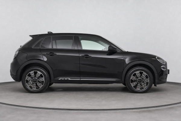 Fiat 600 1.2 Hybrid Urban | Achteruitrijcamera | Carplay | Climate control | Cruise control | Parkeersensoren | All-seasonbanden