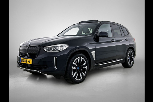 BMW iX3 Executive 80 kWh SOH 98% / Shadow Line / Panoramadak / Leder / Stoelverwarming / Pdc.+Camera / Navigatie / Apk 10-2027