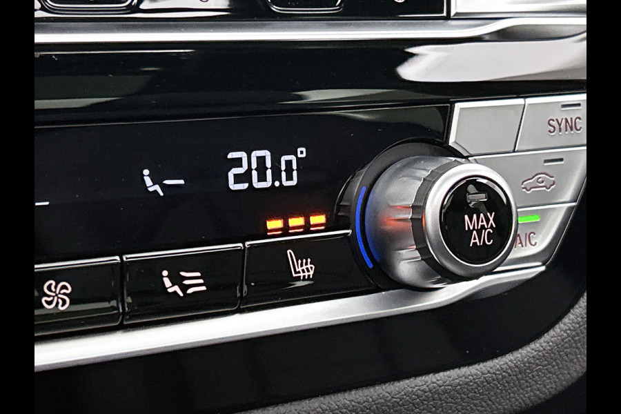 BMW iX3 Executive 80 kWh SOH 98% / Shadow Line / Panoramadak / Leder / Stoelverwarming / Pdc.+Camera / Navigatie / Apk 10-2027