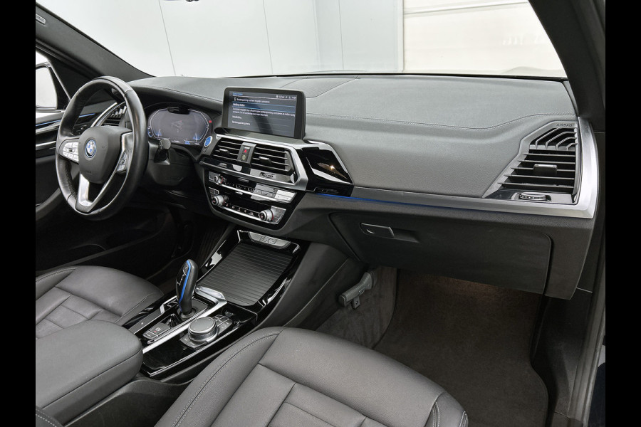 BMW iX3 Executive 80 kWh SOH 98% / Shadow Line / Panoramadak / Leder / Stoelverwarming / Pdc.+Camera / Navigatie / Apk 10-2027
