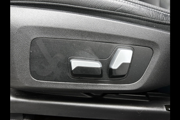 BMW iX3 Executive 80 kWh SOH 98% / Shadow Line / Panoramadak / Leder / Stoelverwarming / Pdc.+Camera / Navigatie / Apk 10-2027